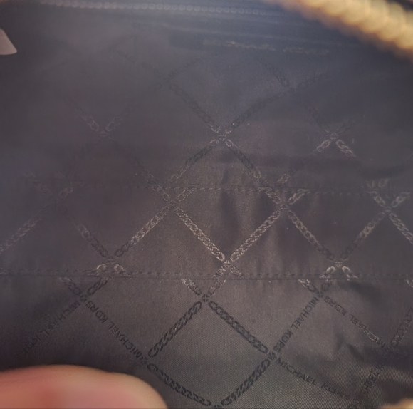 MICHAEL Michael Kors Stanton Barrell Bag - Picture 7 of 10